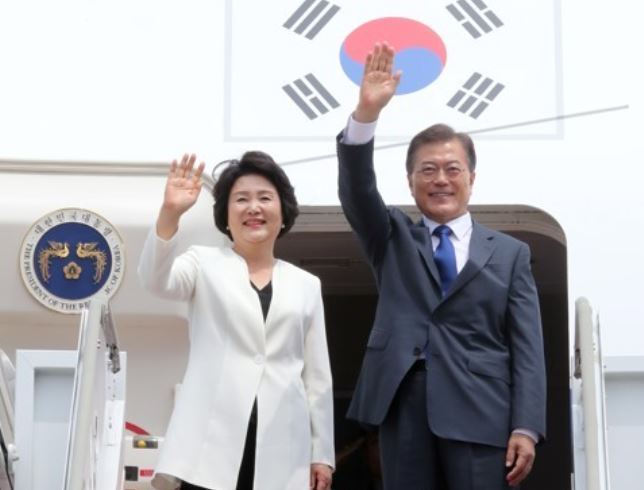 President Moon Jae-in and first lady Kim Jung-sook (Yonhap)