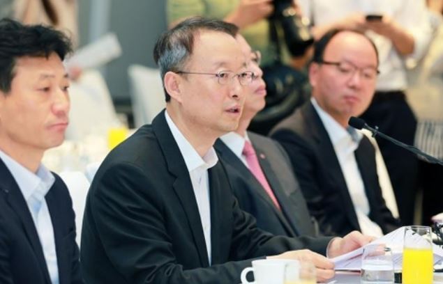 Minister of Trade, Industry and Energy Paik Un-gyu (Yonhap)