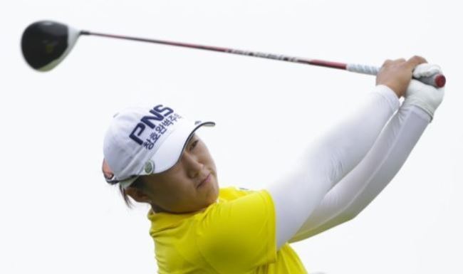 In this Associated Press file photo taken on July 14, 2017, Amy Yang of South Korea tees off on the second hold in the second round of the US Women's Open on the LPGA Tour in Bedminster, New Jersey. (Yonhap)