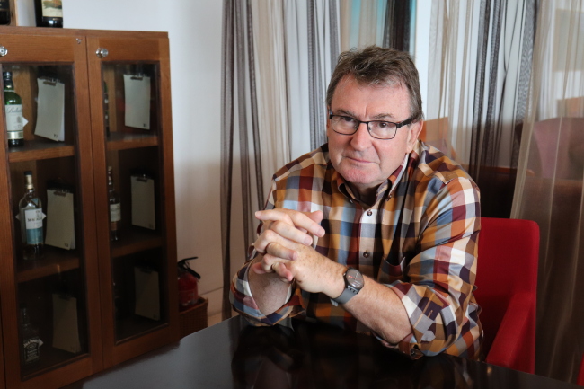 Sterling Van Wagenen speaks with The Korea Herald at Novotel Ambassador Haeundae in Busan on Friday. (Park Ju-young/The Korea Herald)