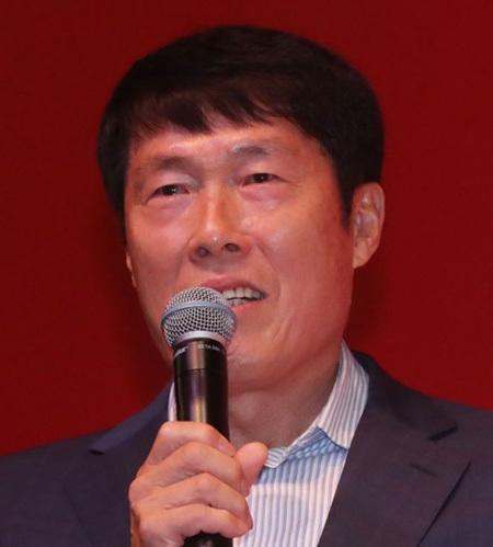 Retired South Korean footballer Cha Bum-kun speaks at a sports event in Seoul on Sept. 27, 2017. (Yonhap)