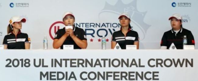 International LPGA stars speak at a media conference for the 2018 UL International Crown, an LPGA international competition, at Jack Nicklaus Golf Club Korea in Incheon on Oct. 16, 2017. From left: Azahara Munoz of Spain, Amy Yang of South Korea, Danielle Kang of the United States and Feng Shanshan of China. (Yonhap)