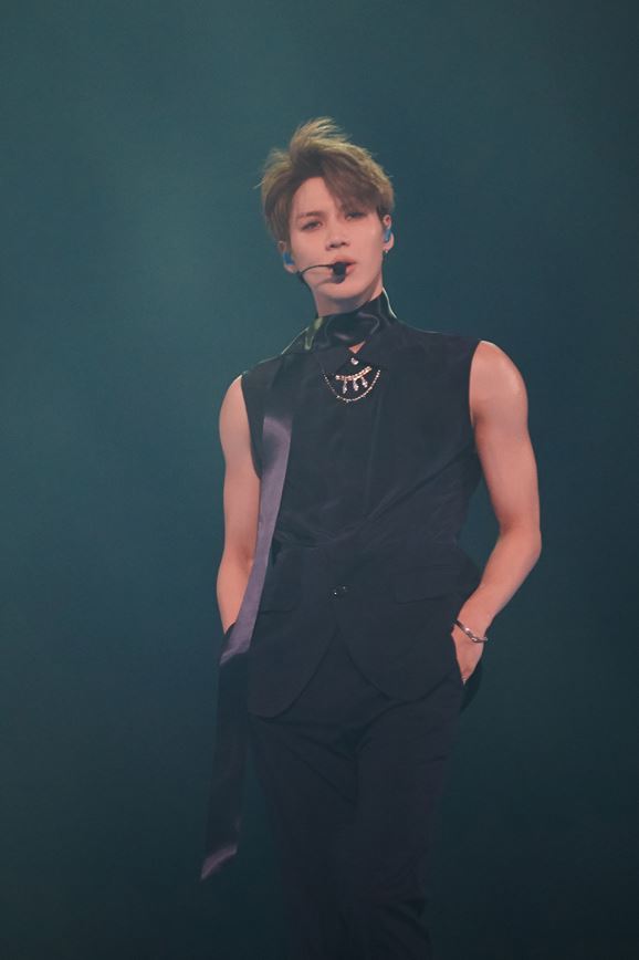 Taemin performs during a concert at Jamsil Gymnasium in Seoul on Sunday. (S.M. Entertainment)