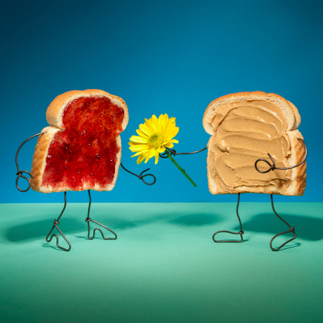 테리보더, 꽃을 건네는 마음 Made for Each Other [사진제공=사비나미술관]