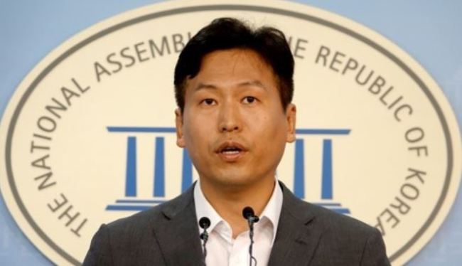 This photo, taken Aug. 13, 2017, shows Rep. Son Kum-ju of the People's Party speaking during a press conference at the National Assembly in Seoul. (Yonhap)