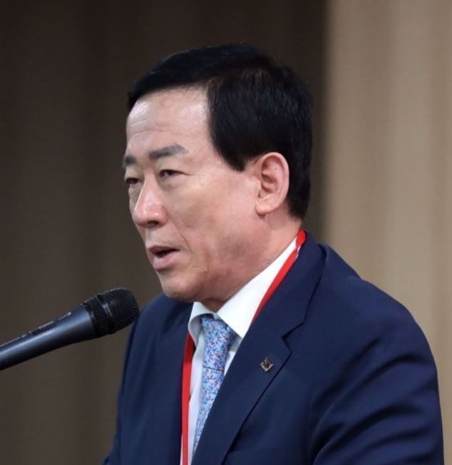 In this file photo taken Oct. 13, 2017, Kukkiwon President Oh Hyun-deuk speaks during a parliamentary session at Sejong Government Complex in Sejong. (Yonhap)