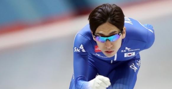 South Korean speed skater Lee Seung-hoon practices during an open national team training session at Taeneung International Rink in Seoul on Oct. 24, 2017. (Yonhap)