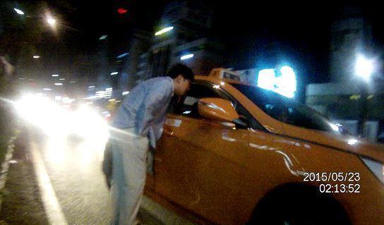 서울시가 이르면 올해 연말 자치구가 갖고 있는 ‘택시 승차거부’ 행위 처분권을 돌려받는다.   [제공=서울 강남경찰서]