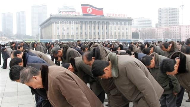 미국이 북한에 대해 3차 ‘인권제재’ 조치를 취했다. 미국 재무부는 성명을 통해 정영수 노동상, 조경철 인민군 보위국장 등 개인 7명과 인민군 보위국 등 기관 3곳을 ‘인권유린’ 명목으로 제재대상에 추가했다.
