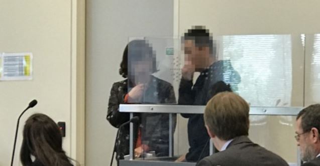 A South Korean man (R), identified only by his family name Kim, appears at North Shore District Court in Auckland, New Zealand, on Oct. 29, 2017. (Yonhap)