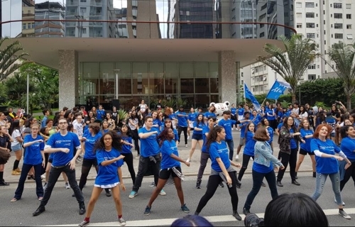 A ‘flash mob’ event was held in Sao Paulo, Brazil on Sunday to mark the 100 days left until the Winter Games get underway in Pyeongchang, South Korea. (Yonhap)