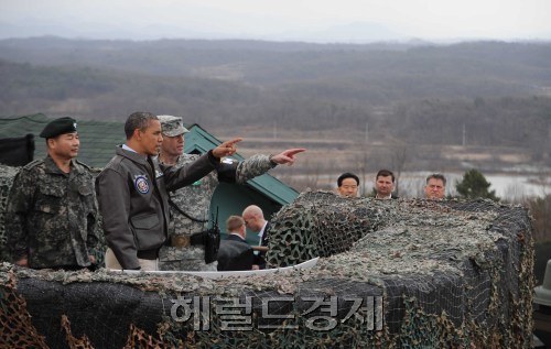 버락 오바마 전 미국 대통령은 지난 2012년 임기 중 한국을 방문해 DMZ 인근 미군 캠프 보니파스 기지를 방문한 바 있다. [사진=헤럴드경제DB]