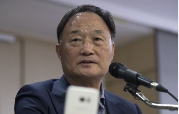 In this file photo taken Oct. 15, then-football director of the South Korea national team Kim Ho-gon speaks at a press conference at Korea Football Association House in Seoul. (Yonhap)