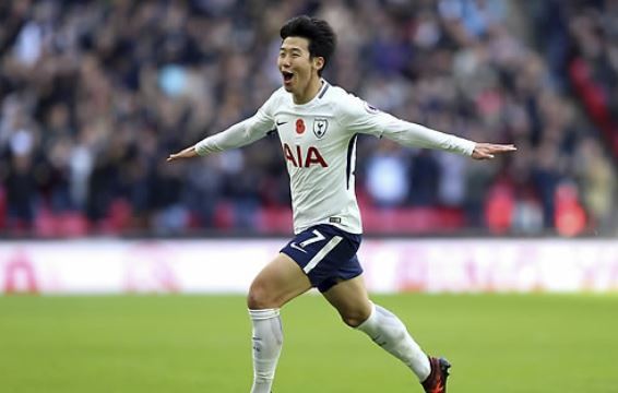 Tottenham Hotspur's South Korean player Son Heung-min celebrates after scoring a goal against Crystal Palace during their English Premier League match at Wembley Stadium in London on Nov. 5, 2017. (AP-Yonhap)