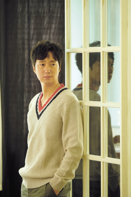 영화배우 박해일은 영화 남한산성에서 인조역을 맡아 조선의 운명이 걸린 47일간의 이야기를 열연했다