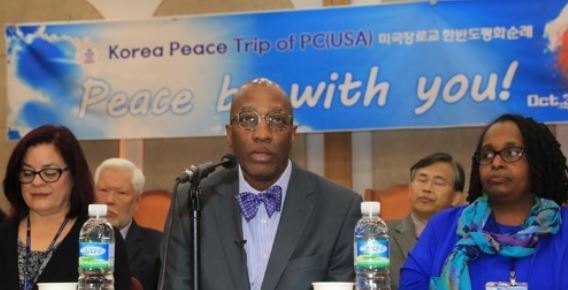The Rev. J. Herbert Nelson II, leader of the US Presbyterian Church delegation, speaks during a news conference in Seoul on Nov. 6, 2017. (Yonhap)