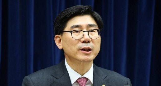 이광구 우리은행장(왼쪽부터) 윤종규 KB금융지주 회장, 김용환 NH농협지주 회장  [연합뉴스]