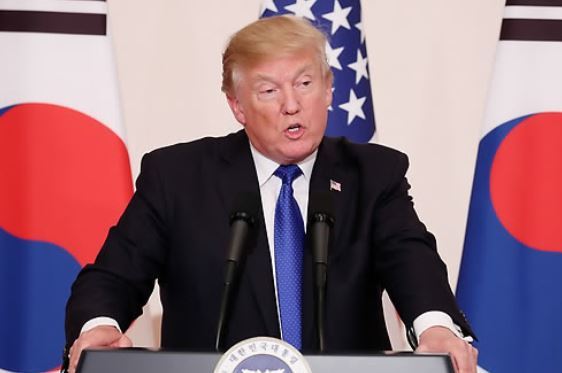This photo, taken on Nov. 7, 2017, shows U.S. President Donald Trump speaking during a press conference at the presidential office Cheong Wa Dae in Seoul. (Yonhap)