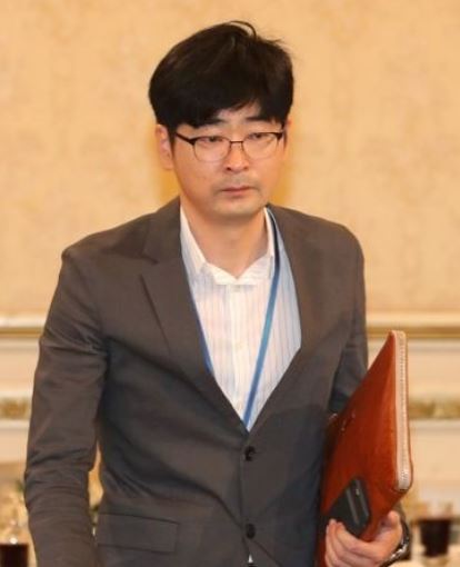 The file photo, dated Aug. 24, 2017, shows Tak Hyun-min, a Cheong Wa Dae official facing trial for violation of election law. (Yonhap)