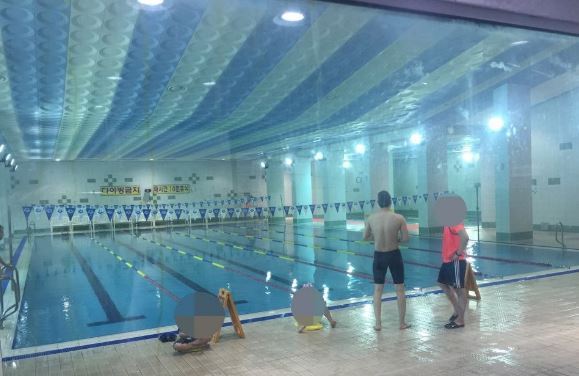 This undated photo shows a swimming pool in Incheon where a 7-year-old died of drowning on June 16. (Yonhap)