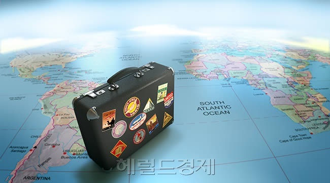 포항 지진으로 인해 올 수능시험일이 일주일 연기되면서 일부 여행사와 항공사가 16일 이후 출발 계획을 갖고 있던 수험생과 동반가족에 대해 해외여행 상품 취소 변경으로 인한 수수료를 면제해 주기로 했다. 하지만 국내여행객에 대해서는 약관을 이유로 수수료 면제가 어렵다는 입장을 내놓고 있다. [사진=헤럴드경제DB]