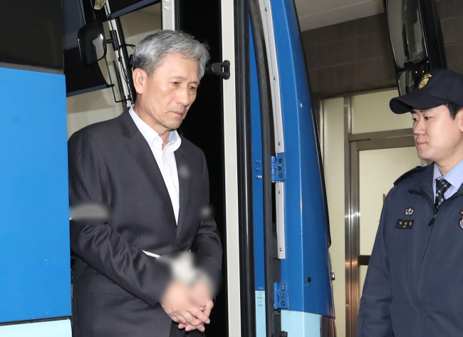 국군 사이버사령부 댓글공작을 지시한 혐의로 검찰에 구속된 김관진 전 국방부 장관.[제공=연합뉴스]
