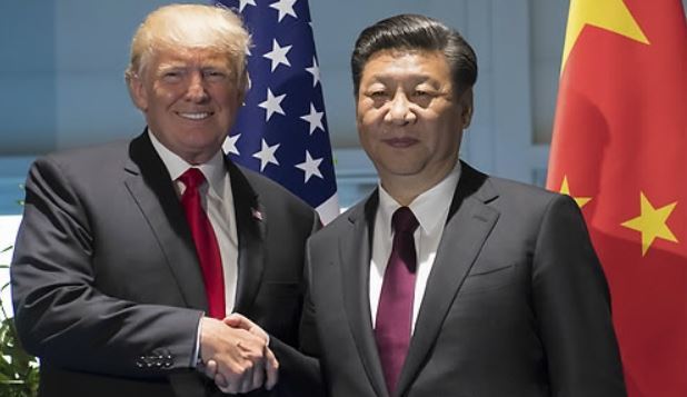 U.S. President Donald Trump (L) and Chinese President Xi Jinping. (AP-Yonhap)