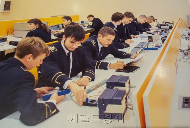 러시아국립광산대학교에서 학생들이 수업을 받고 있다. [제공=국립광산대학교]