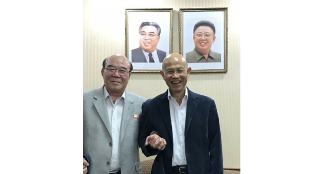 North Korean Ambassador to Thailand Mun Song-mo (left) (The Nation)