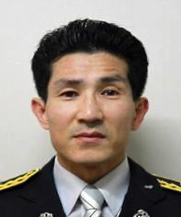 Veteran firefighter Jeong In-geun (Incheon Seobu Police Station/Yonhap)