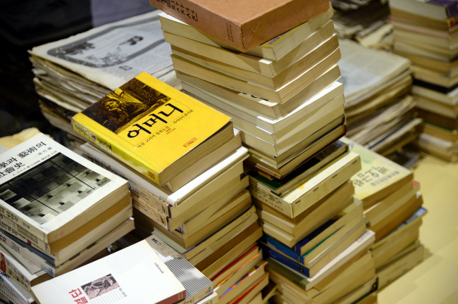 Inside the Maninbo Library (Park Hyun-koo/The Korea Herald)