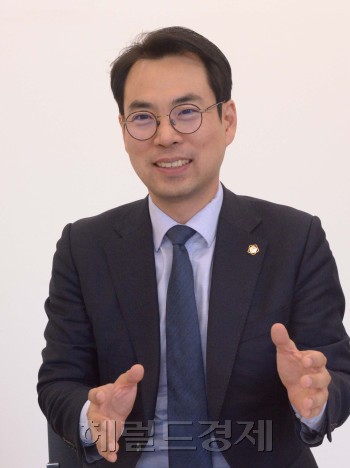 전우정 서울지방변호사회 공보이사. [사진=정희조 기자/checho@heraldcorp.com]