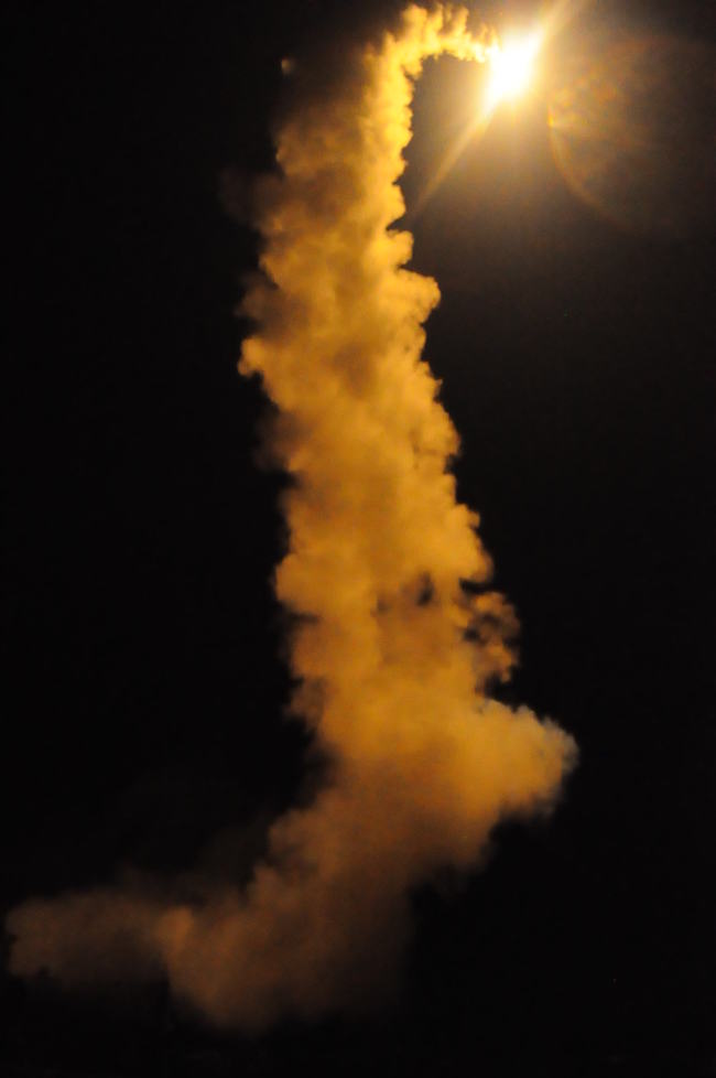 해군 이지스구축함은 29일 새벽 동해상에서 함대지 미사일 해성-2를 적 도발 원점을 가정해 발사했다. 해성-2는 목표지점에 정확히 탄착됐다. [사진제공=해군]