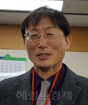 국내 유일의 염소 젖 치즈 연구 개발자인 박승용 교수(연암대 축산계열) [사진=황해창 기자/hchwang@heraldcorp.com]