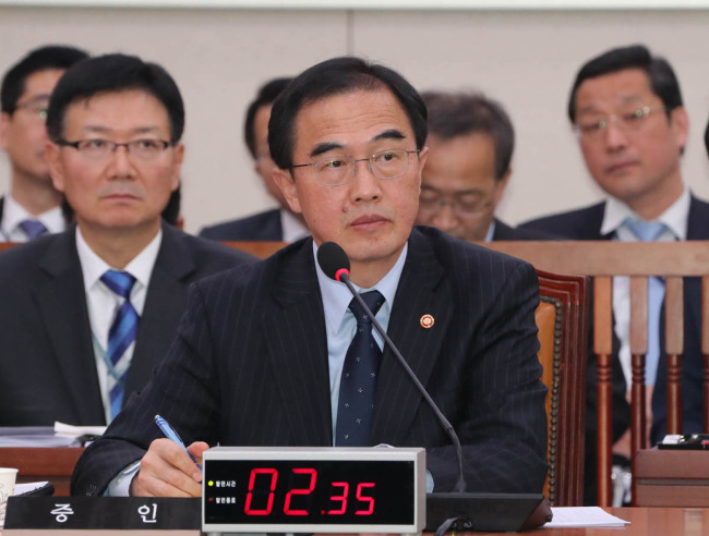 조명균 통일부 장관은 30일 “평창동계올림픽과 한미 군사훈련이 공교롭게 겹치기 때문에 이 상황을 어떻게 잘 풀어가느냐 하는 것이 중요한 과제”라고 말했다. [사진제공=연합뉴스]