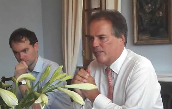 British Minister for Asia and the Pacific Mark Field (R) meeting reporters during a visit to Seoul in August 2017. (Yonhap)