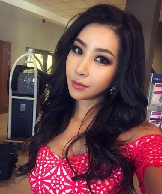 (Instagram)