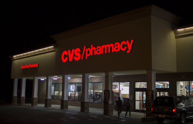 <YONHAP PHOTO-1088> epa06365845 A CVS/pharmacy store is seen in Greenfield, Massachusetts, USA 03 December 2017. US pharmacy chain, CVS, has agreed to buy health insurance company, Aetna, in a 69 billion US dollar deal according to media reports on 03 December 2017. EPA/CJ GUNTHER/2017-12-04 07:43:56/ <저작권자 ⓒ 1980-2017 ㈜연합뉴스. 무단 전재 재배포 금지.>
<YONHAP PHOTO-1088> epa06365845 A CVS/pharmacy store is seen in Greenfield, Massachusetts, USA 03 December 2017. US pharmacy chain, CVS, has agreed to buy health insurance company, Aetna, in a 69 billion US dollar deal according to media reports on 03 December 2017. EPA/CJ GUNTHER/2017-12-04 07:43:56/ <저작권자 ⓒ 1980-2017 ㈜연합뉴스. 무단 전재 재배포 금지.>