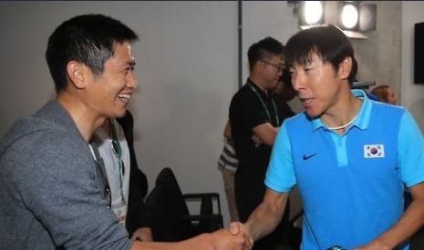 이영표와 신태용 감독 [사진제공=연합뉴스]