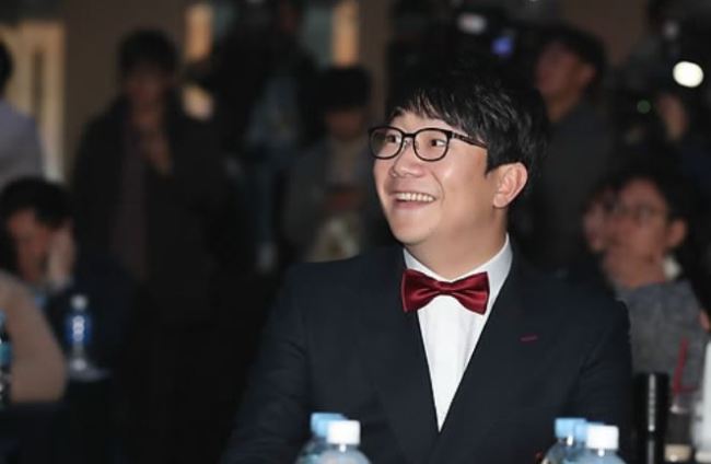 In this file photo taken Nov. 6, 2017, Yang Hyeon-jong of the Kia Tigers smiles during the annual Korea Baseball Organization awards ceremony in Seoul. Yang was voted by his peers as the best player of 2017 on Dec. 5. (Yonhap)