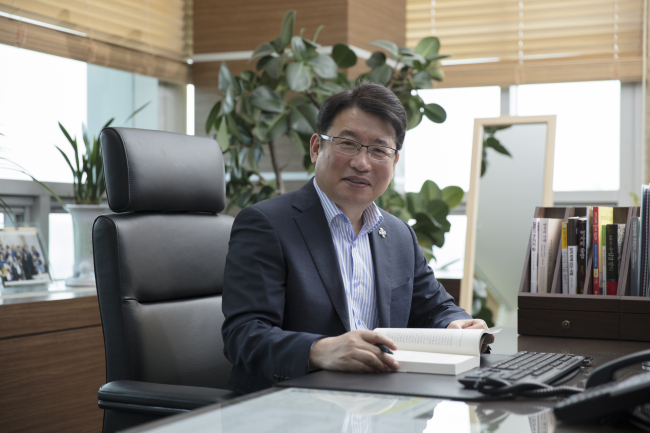 [사진=김경표 경기평생교육진흥원장]
[사진=김경표 경기평생교육진흥원장]