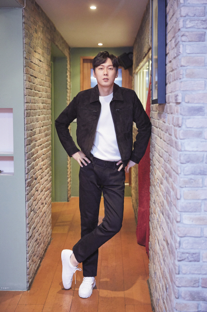 박병은(40)은 ‘이번 생은 처음이라’이라는 드라마를 연기 가치관을 넓혀준 작품이라고 했다. 현장 대처가 이전보다 조금 더 유연해졌다고 한다. 그래서인지 박병은은 이번 드라마에서 최고의 유연한 연기를 펼쳤다.