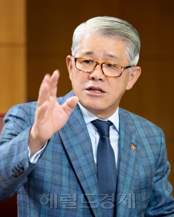 최신원 SK네트웍스 회장 [헤럴드경제DB]