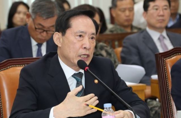 Defense Minister Song Young-moo speaks during a parliamentary session at the National Assembly in Seoul on Sept. 18, 2017. (Yonhap)