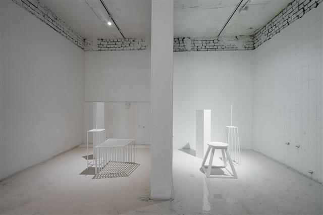 조재영, Non-measurable set, cardboard, contact paper, wood, metal, paint, 가변설치, 2017
[제공=파라다이스문화재단]