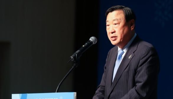 In this file photo taken on Nov. 29, 2017, Lee Hee-beom, the top organizer for the 2018 PyeongChang Winter Olympics and Winter Paralympics, speaks at a ceremony marking the 100-day countdown to the Paralympics at the Korea Paralympic Committee Icheon Training Center in Icheon, Gyeonggi Province. (Yonhap)