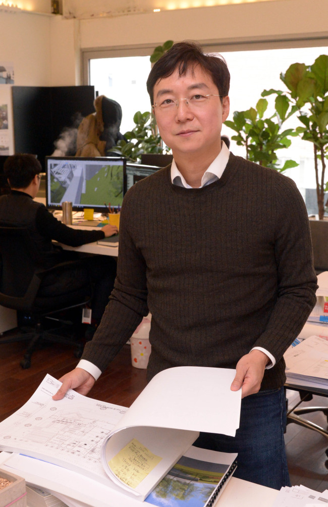 건축가 유현준 홍대 교수.<br />정희조기자/checho@heraldcorp.com  171221
건축가 유현준 홍대 교수.
정희조기자/checho@heraldcorp.com  171221
