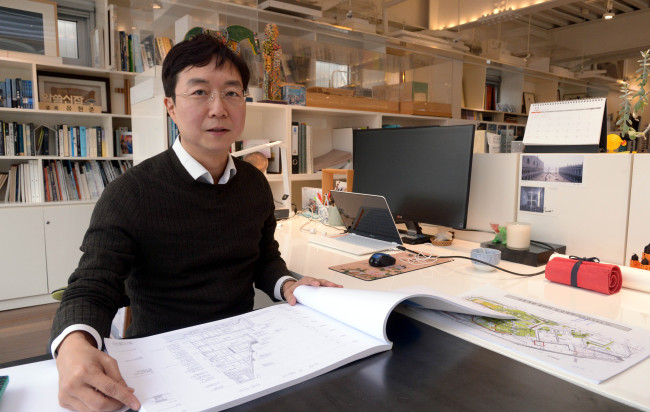 건축가 유현준 홍대 교수.<br />정희조기자/checho@heraldcorp.com  171221
건축가 유현준 홍대 교수.
정희조기자/checho@heraldcorp.com  171221
