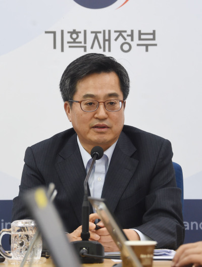 김동연 부총리 겸 기획재정부 장관이 21일 정부세종청사 기재부 기자실에서 기자간담회를 갖고 있다. [사진제공=기획재정부]