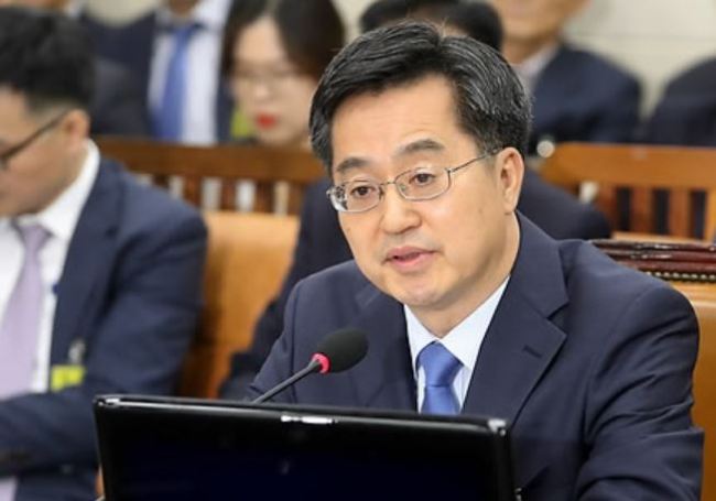Finance Minister Kim Dong-yeon (Yonhap)